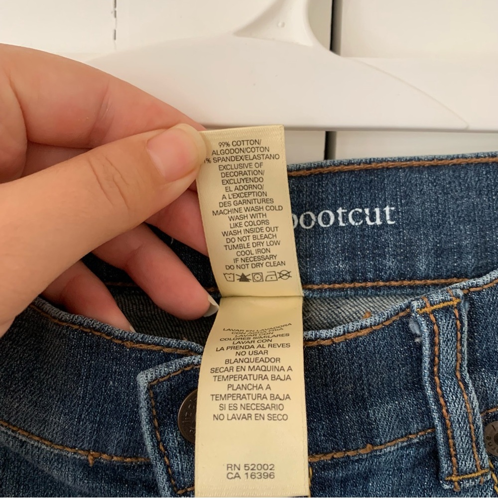 Liz Claiborne Low Rise Bootcut Jeans Size 4 - Picture 4 of 8